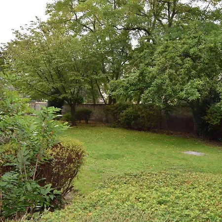 Spacious Flat With Free Parking In Croydon